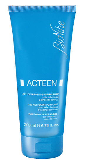 AKNET GEL DETERGENTE PURIFICANTE 200 ML - latuafarmacia.org